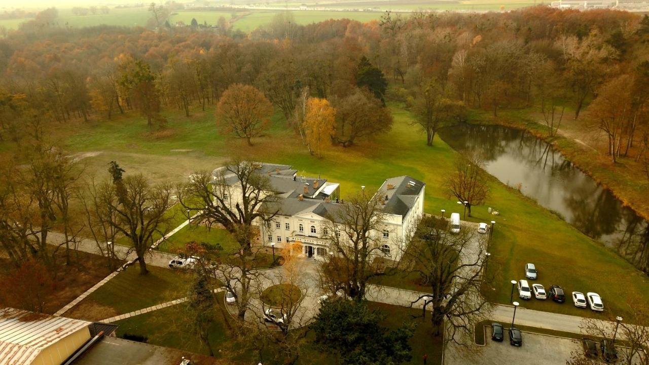 Kasztanowy Palac Swadzim ภายนอก รูปภาพ