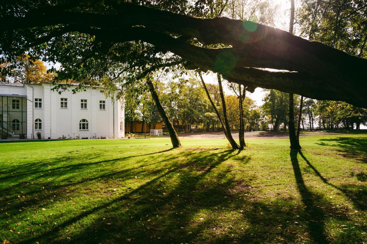 Kasztanowy Palac Swadzim ภายนอก รูปภาพ